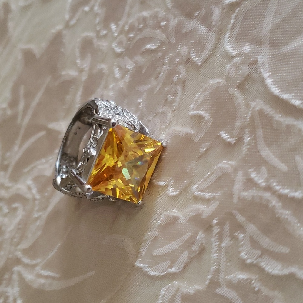 NWOT, Beautiful Ring